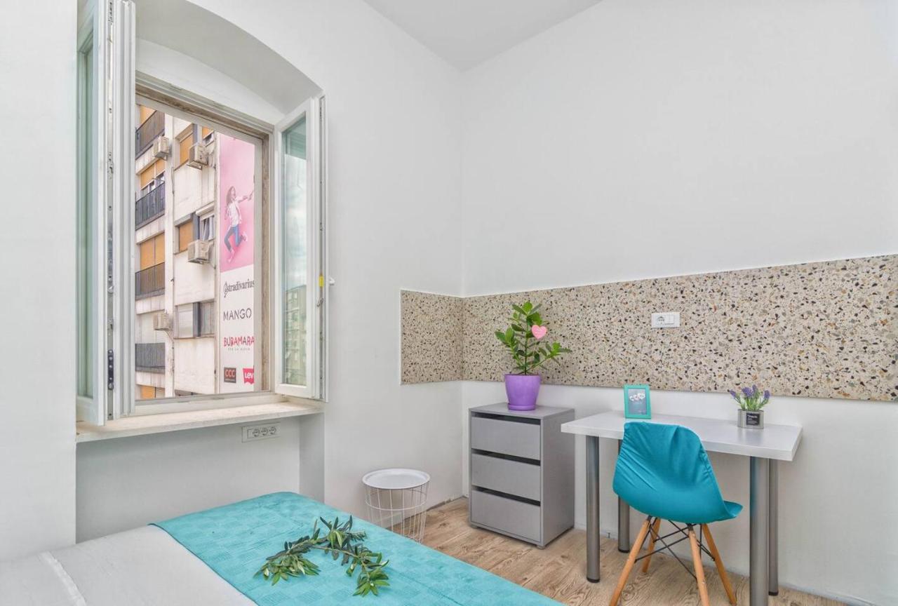 Style Room Freedom Split Exterior photo